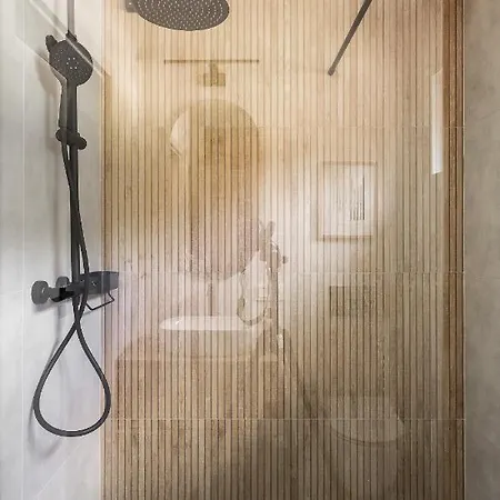 Babia Rest - Caloroczny Z Balia Z Jacuzzi